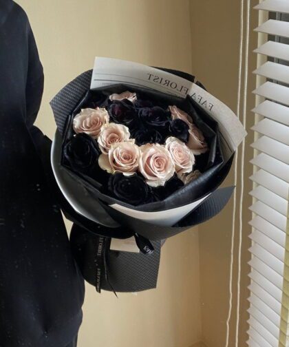 BLACK & NUDE BOUQUET