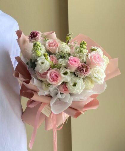 PINK & WHITE ROSE BOUQUET