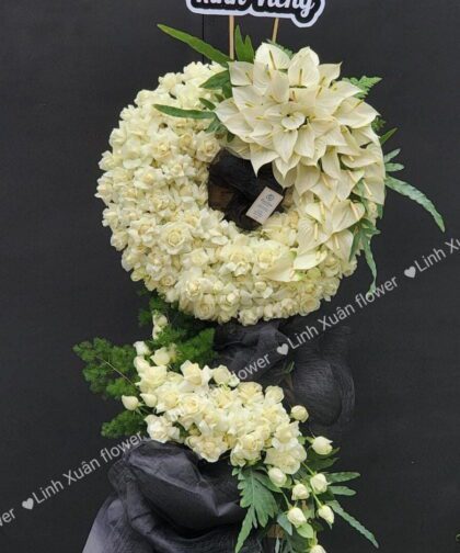 WHITE CONDOLENCE FLOWER 005