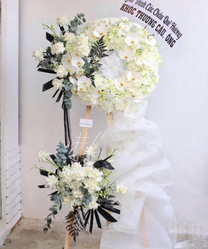 WHITE CONDOLENCE FLOWER 011