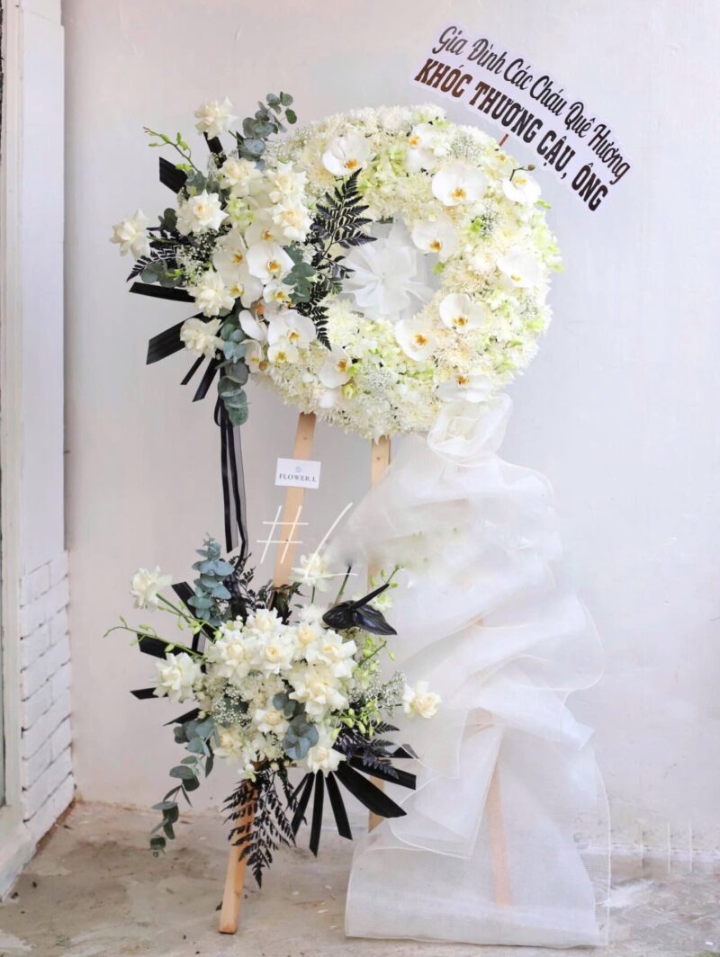 WHITE CONDOLENCE FLOWER 011