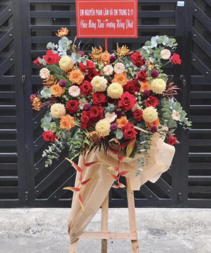 RED & BROWN ORANGE OPENING STAND