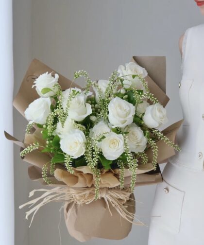 WHITE ROSE BOTANICAL M BOUQUET