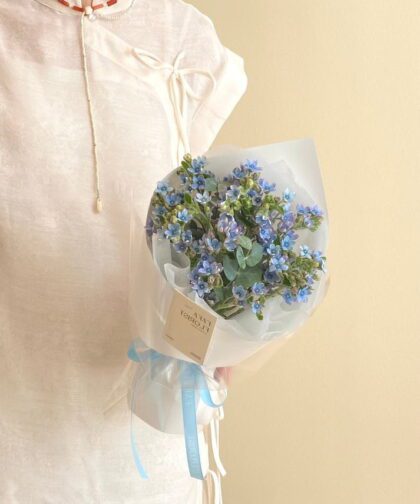 BLUE FLOWER MINI BOUQUET