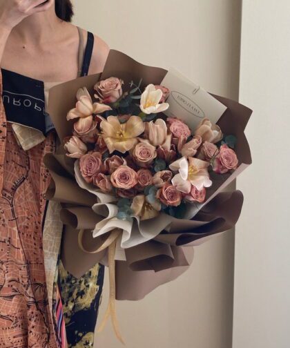 CAPPUCCINO ROSE & TULIP BOUQUET
