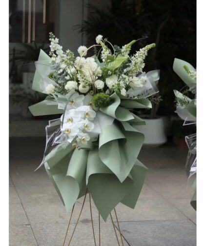 GREEN BOTANICAL OPENING STAND