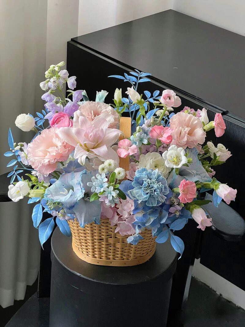 FLOWER BASKET BLUE MIX M