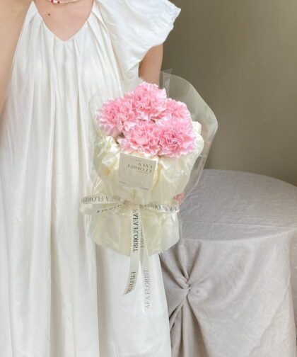 PINK CARNATION MINI BOUQUET