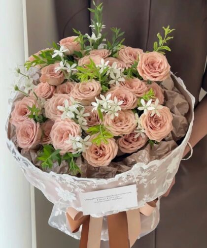 CAPPUCHINO WHITE FLOWER M BOUQUET