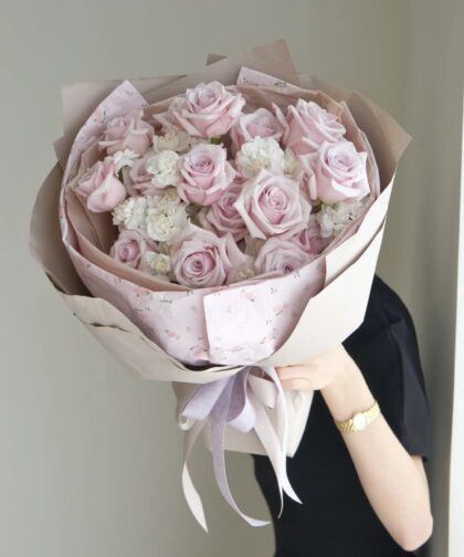 PINK ROSE CARNATION WHITE M BOUQUET