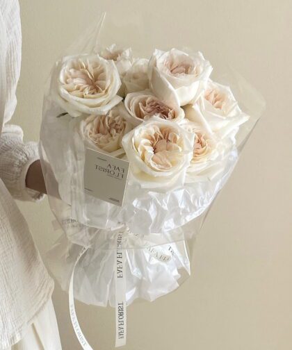 WHITE OHARA BOUQUET
