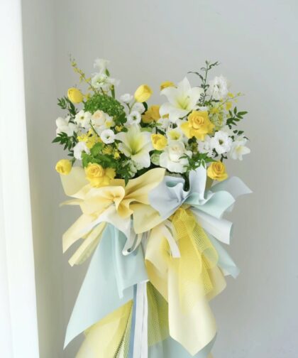 YELLOW LILY OPENING STAND