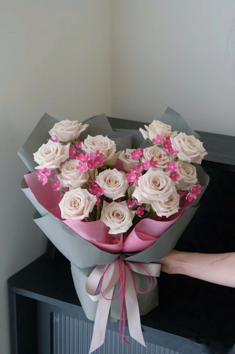PASTEL PINK FLOWER M BOUQUET
