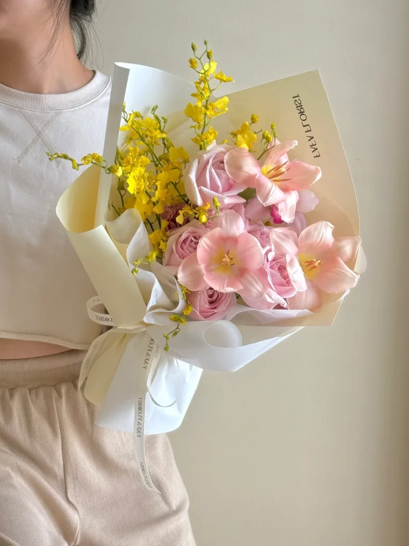 Yellow pink tone bouquet Size S
