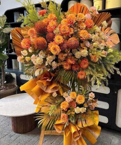 BROWN ORANGE OPENING STAND