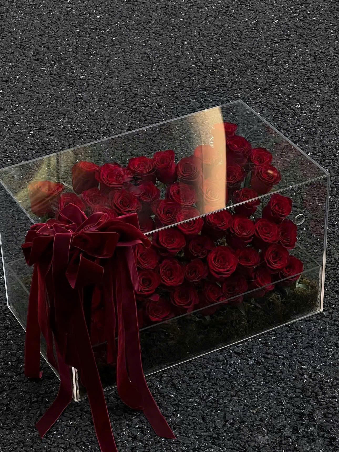 Ý nghĩa hoa hồng đỏ – Biểu tượng tình yêu nồng cháy từ Silis Flower