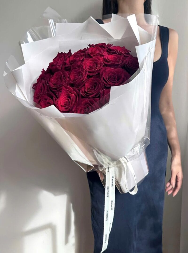 ECUADOR ( WHITE WRAP) BOUQUET M