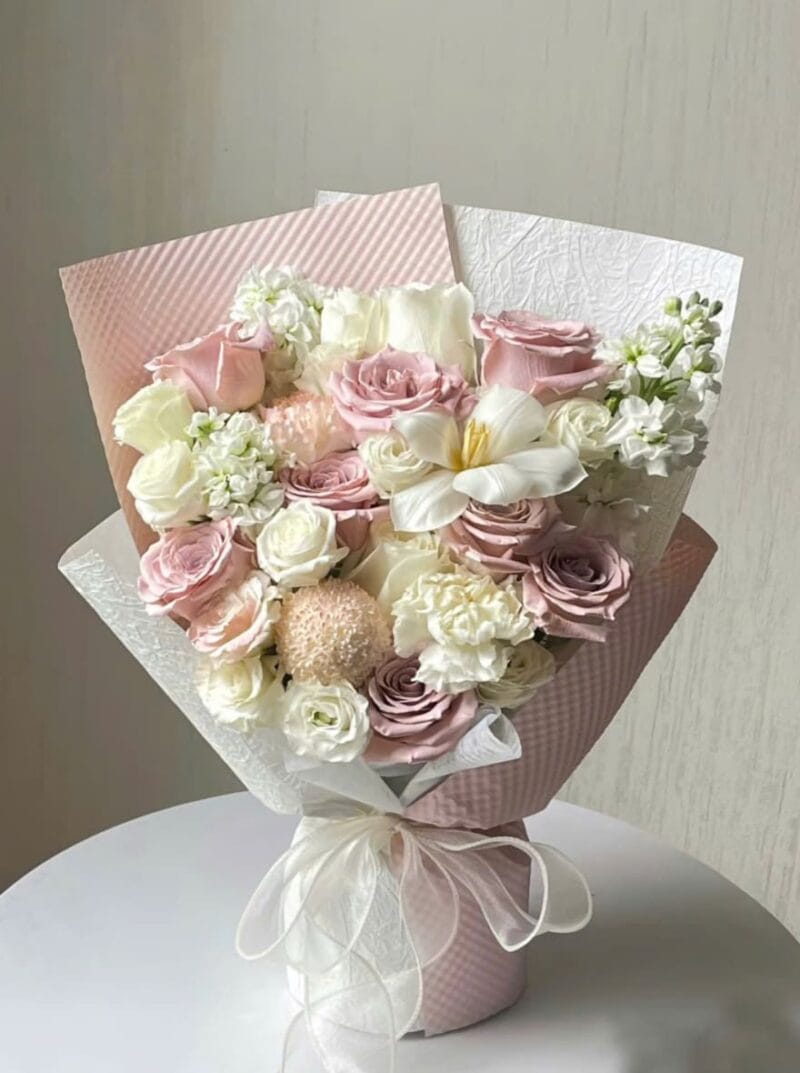 CAPPUCHINO ROSE MIX WHITE BOUQUET