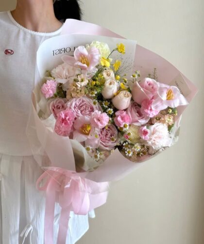Pastel/pink/yellow tone bouquet M