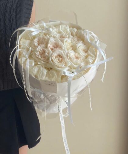 WHITE OHARA RIBBON BOUQUET