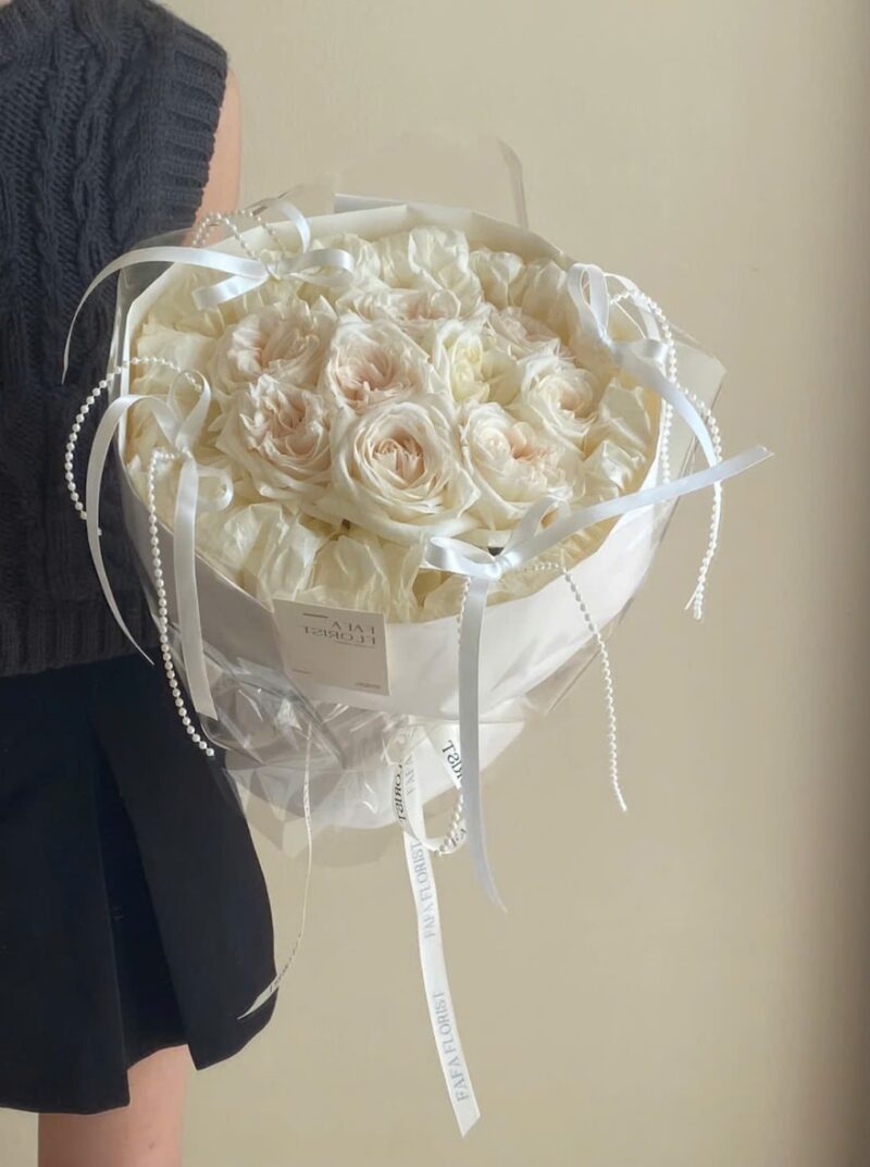 WHITE OHARA RIBBON BOUQUET
