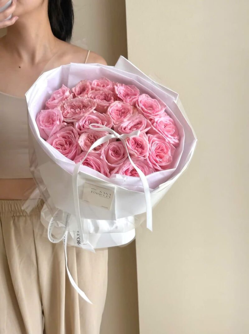 Classic garden rose bouquet