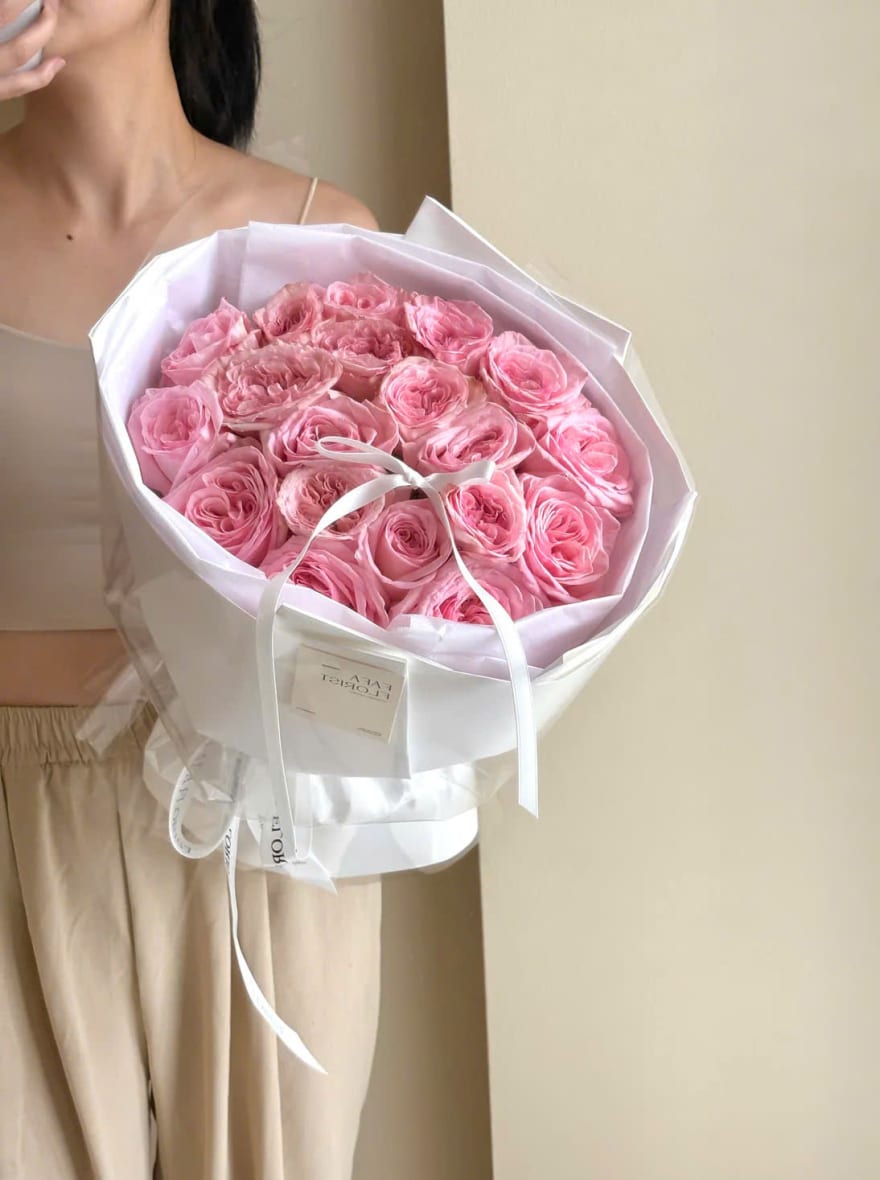 Classic garden rose bouquet