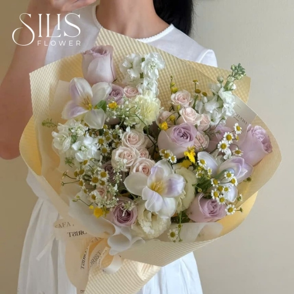 Explore Luxury Flower Arrangements in Saigon for Gifts 2025