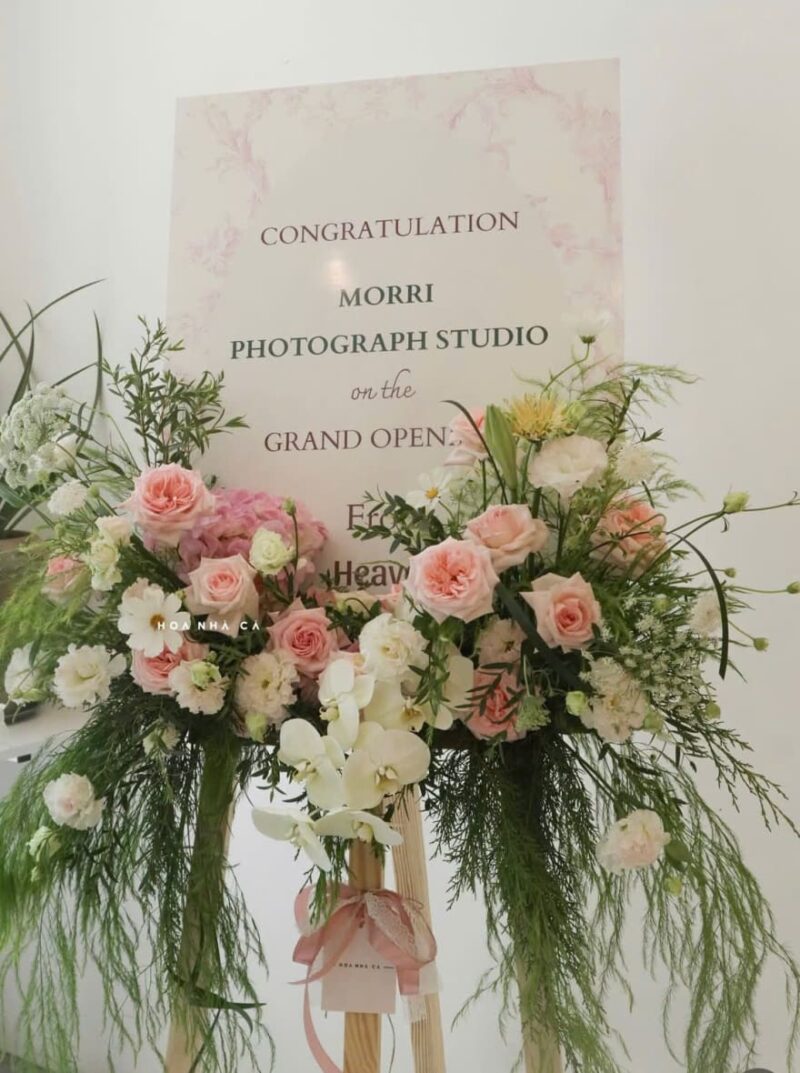 PASTEL PINK FLOWER BOARD STAND