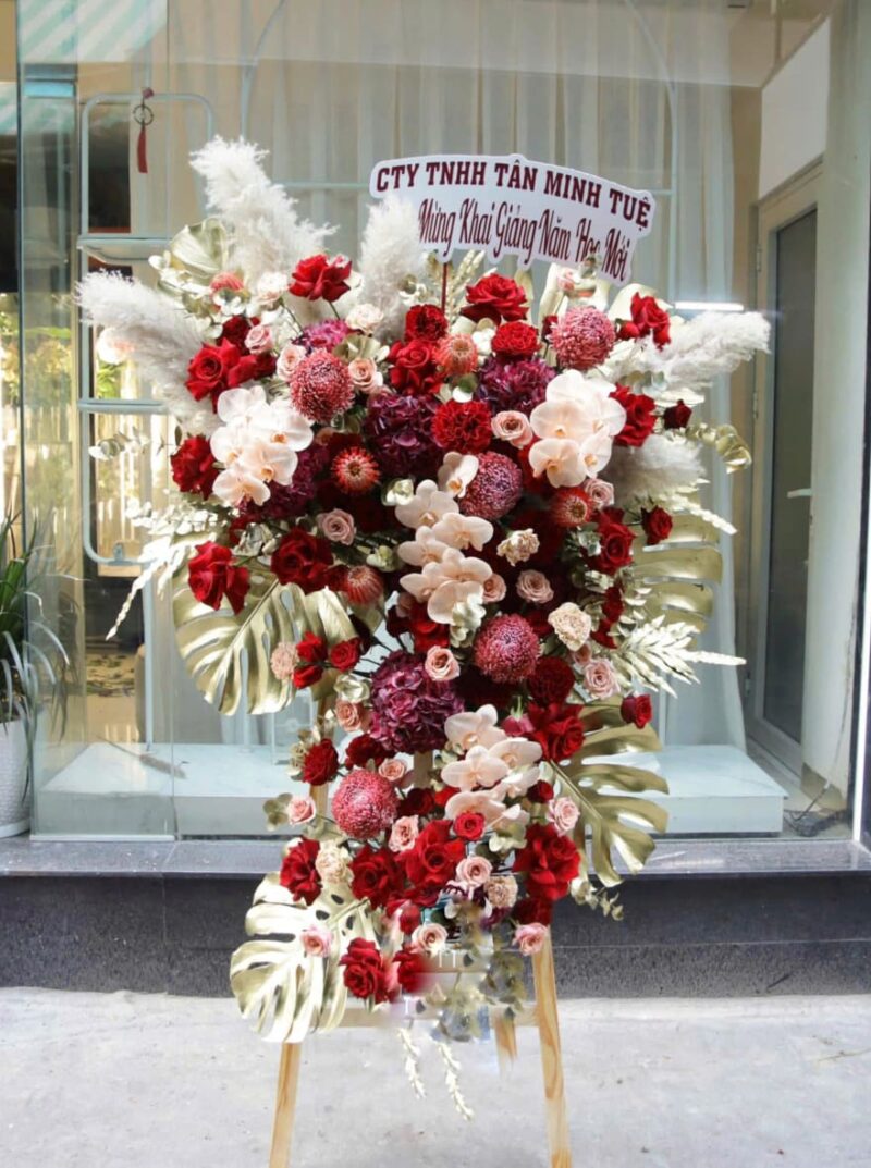 BROWN & RED ECUADOR OPENING FLOWER STAND