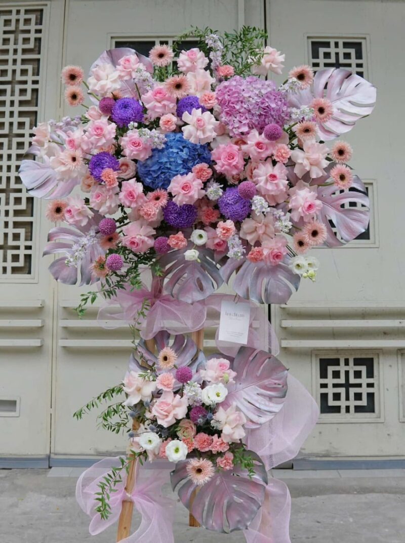 PURPLE TONE OPENING FLOWER STAND