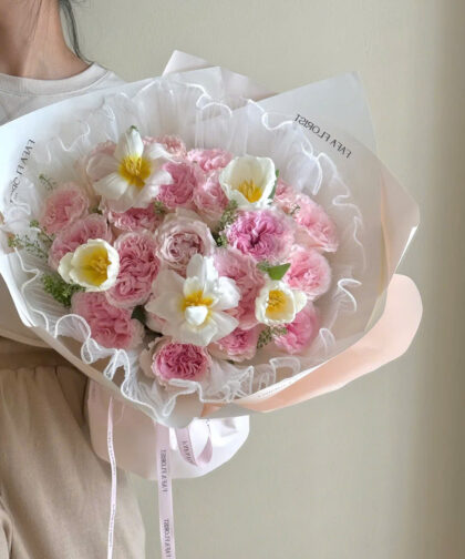 Pink Rose & White Tulips &White Lace Bouquet