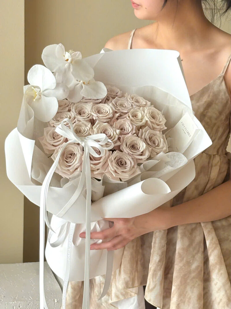 Manta Rose & White Orchid Bouquet