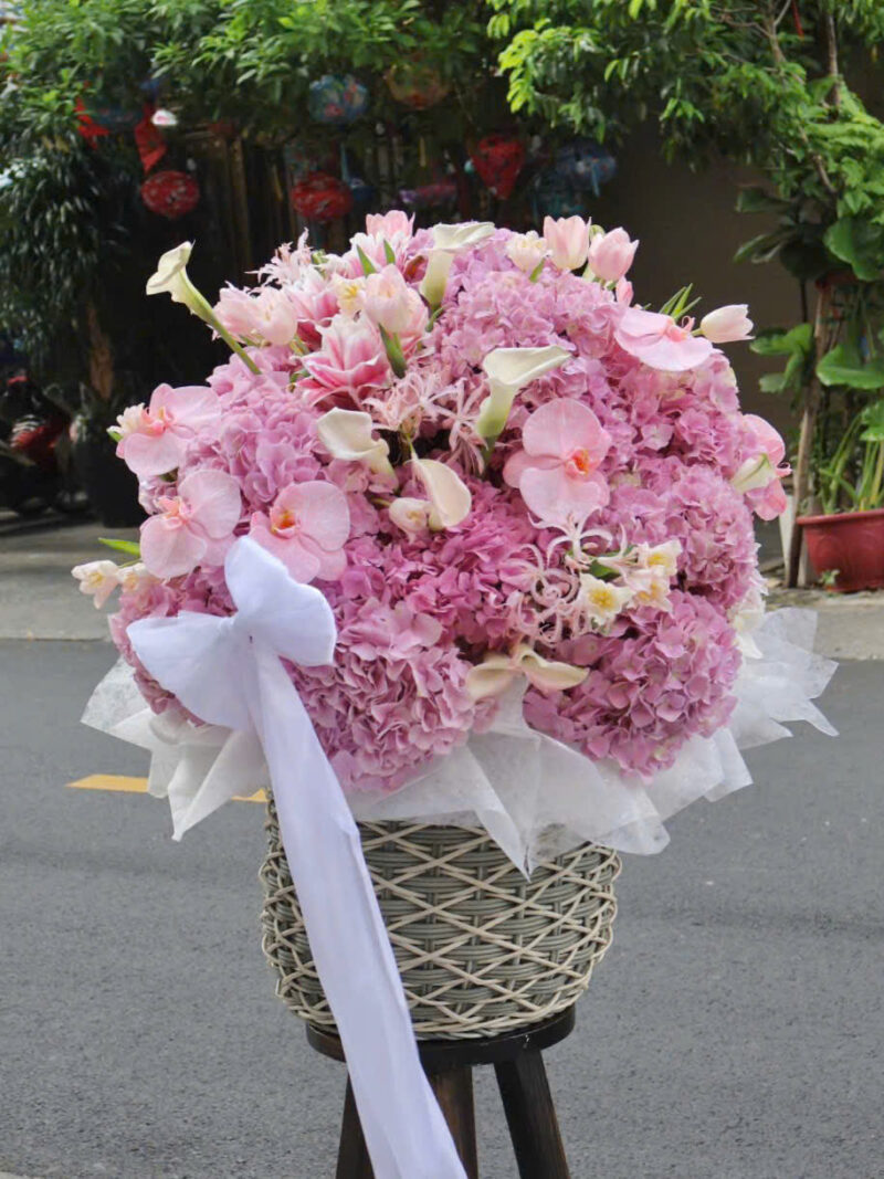 HYDRANGE/TULIP/CALLA LILY PREMIUM BASKET