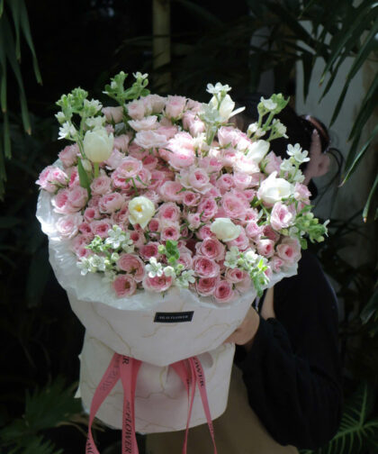 PINK CLUSTER ROSE / WHITE STATICE BOUQUET