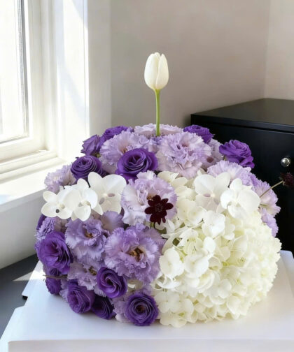 LUNA AURA FLOWER DOME