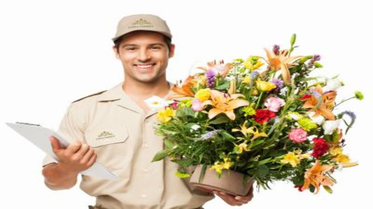 When Valentine Flower Delivery Is the Most Convenient Choice
